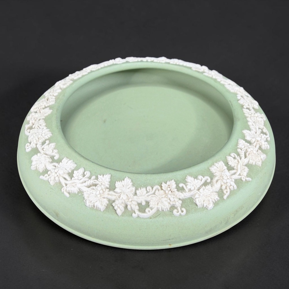Wedgwood Green Jasperware Grapevine Round Bowl Planter Potpourri Made in England